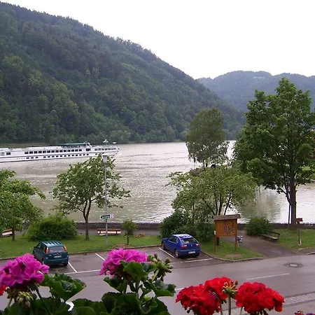 Fischgasthof Aumueller 宾馆 *